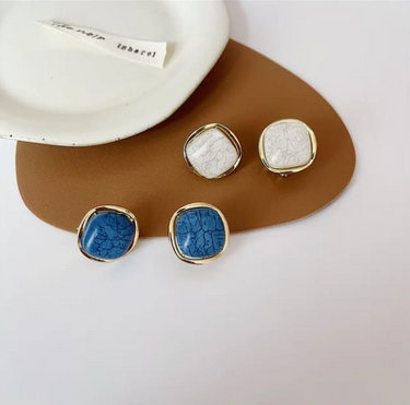 Blue & white Studs ( Multicolor )